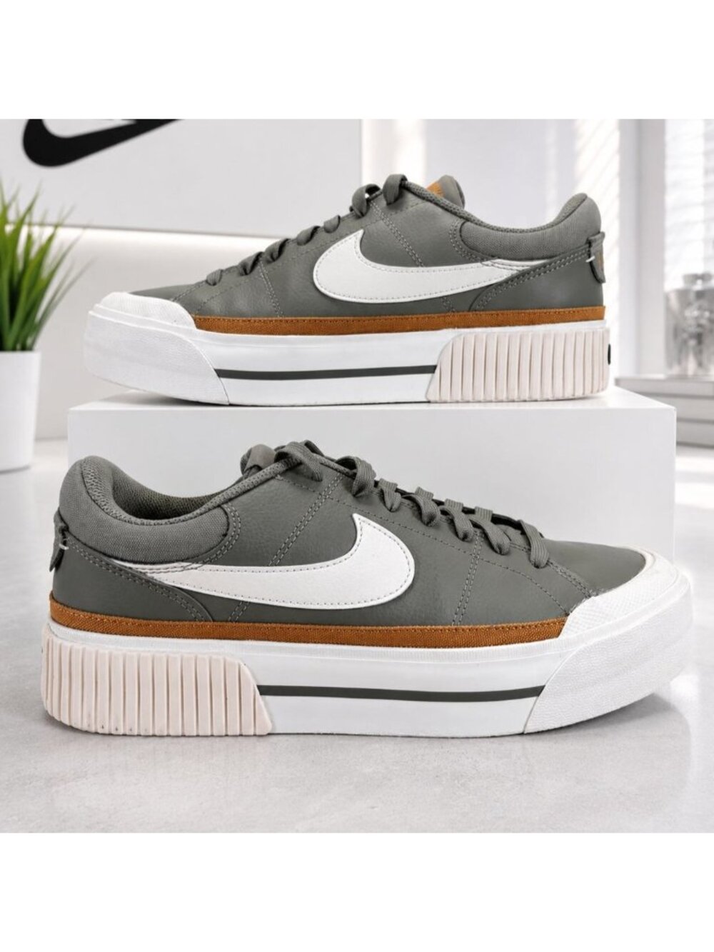 Nike Court Legacy Lift Shoes Womens Size 10 Light Army Green Platform DM7590-300